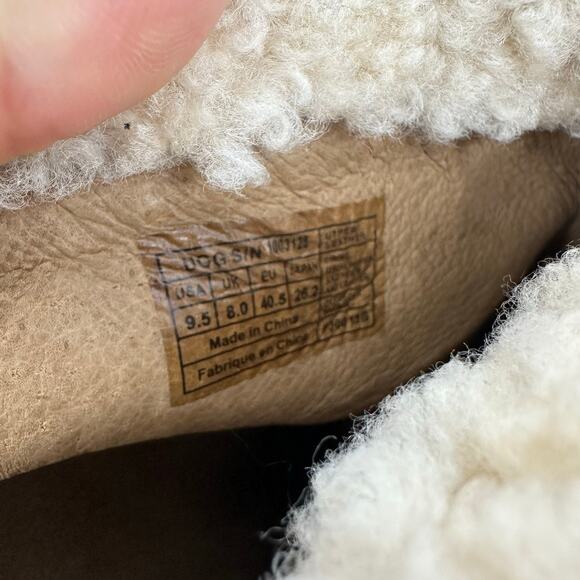 UGG Australia Dandylion Nubuck Leather Chestnut Brown Boots Shoes US 9.5 EU 40.5 - Picture 12 of 14